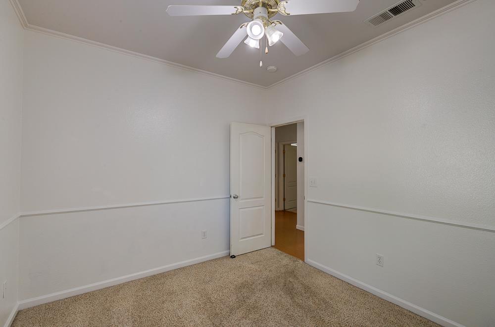 684 W Orange St, Kingsburg, CA 93631