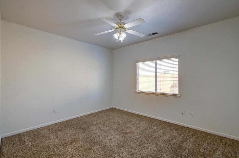 684 W Orange St, Kingsburg, CA 93631