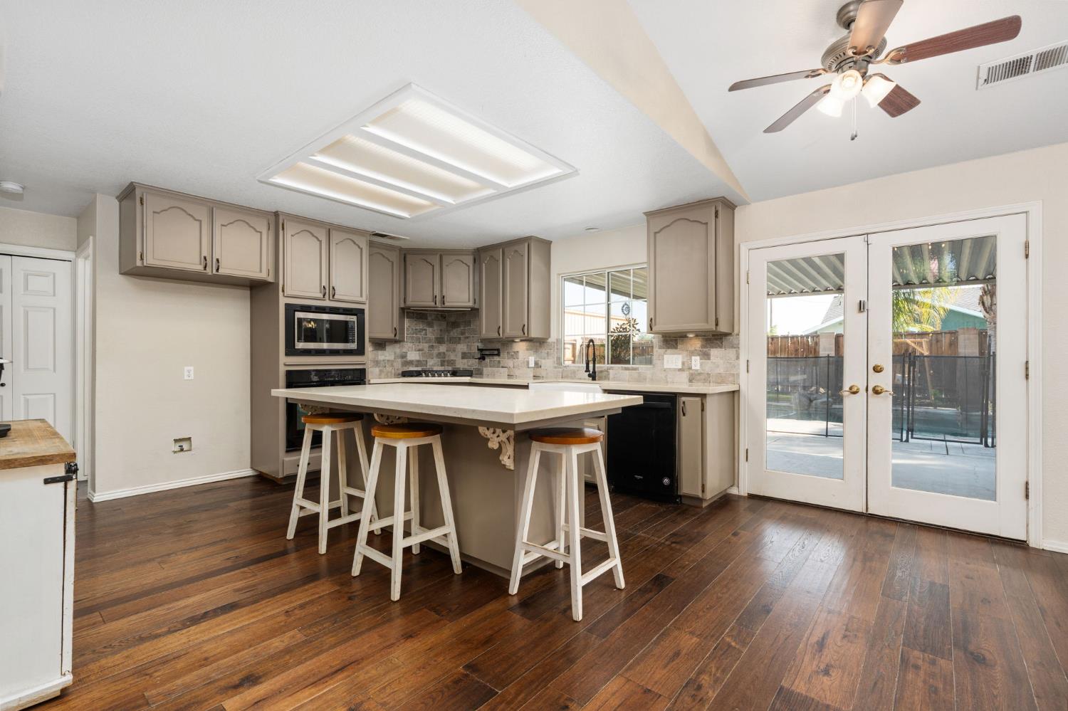 2481 Skansen St, Kingsburg, CA 93631