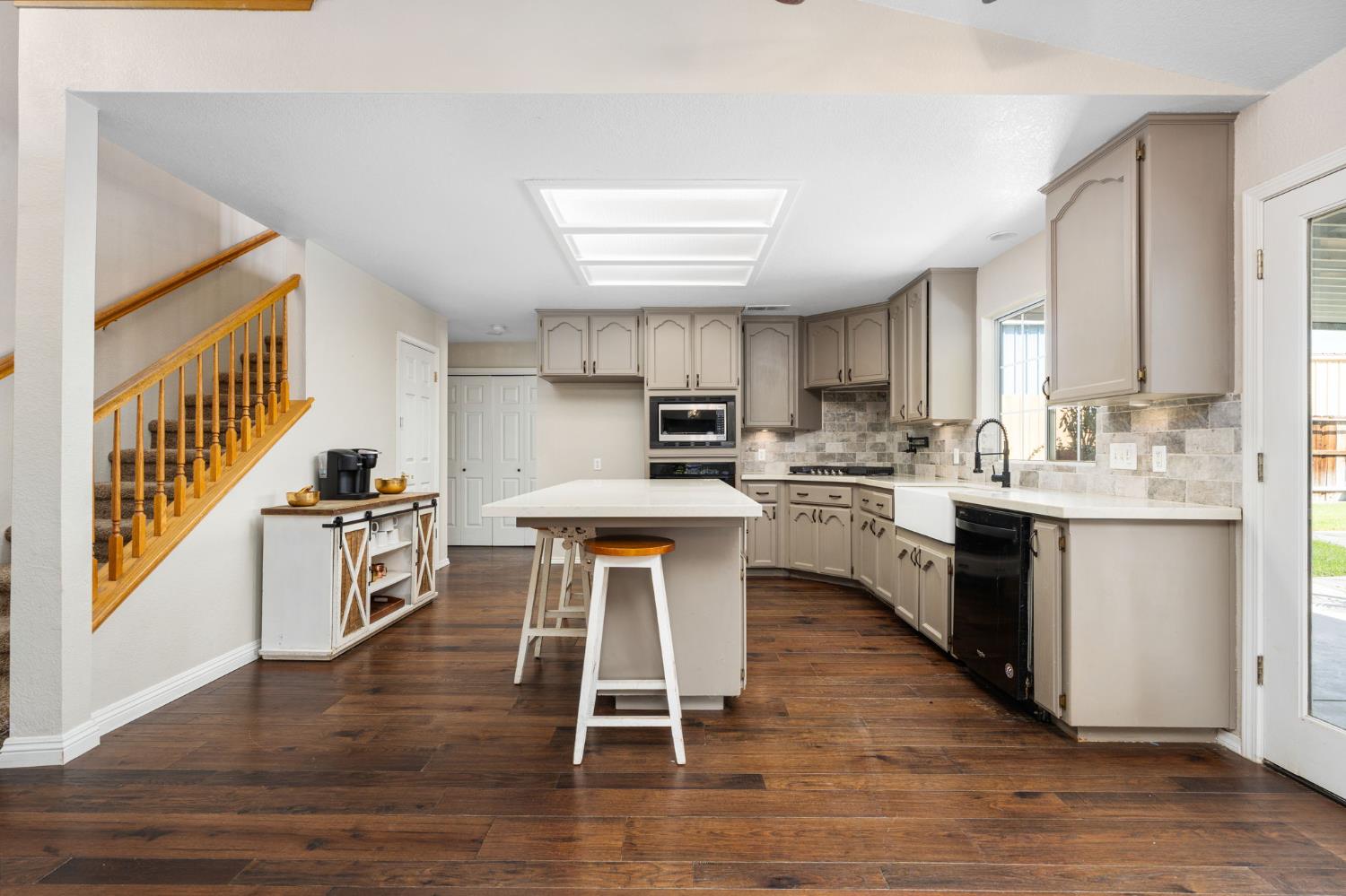 2481 Skansen St, Kingsburg, CA 93631