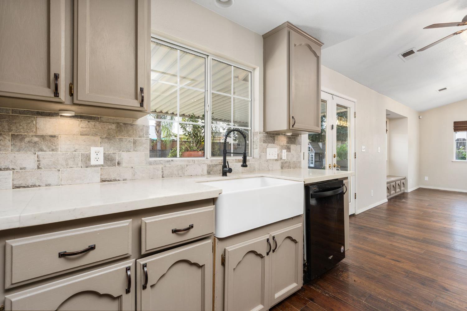 2481 Skansen St, Kingsburg, CA 93631
