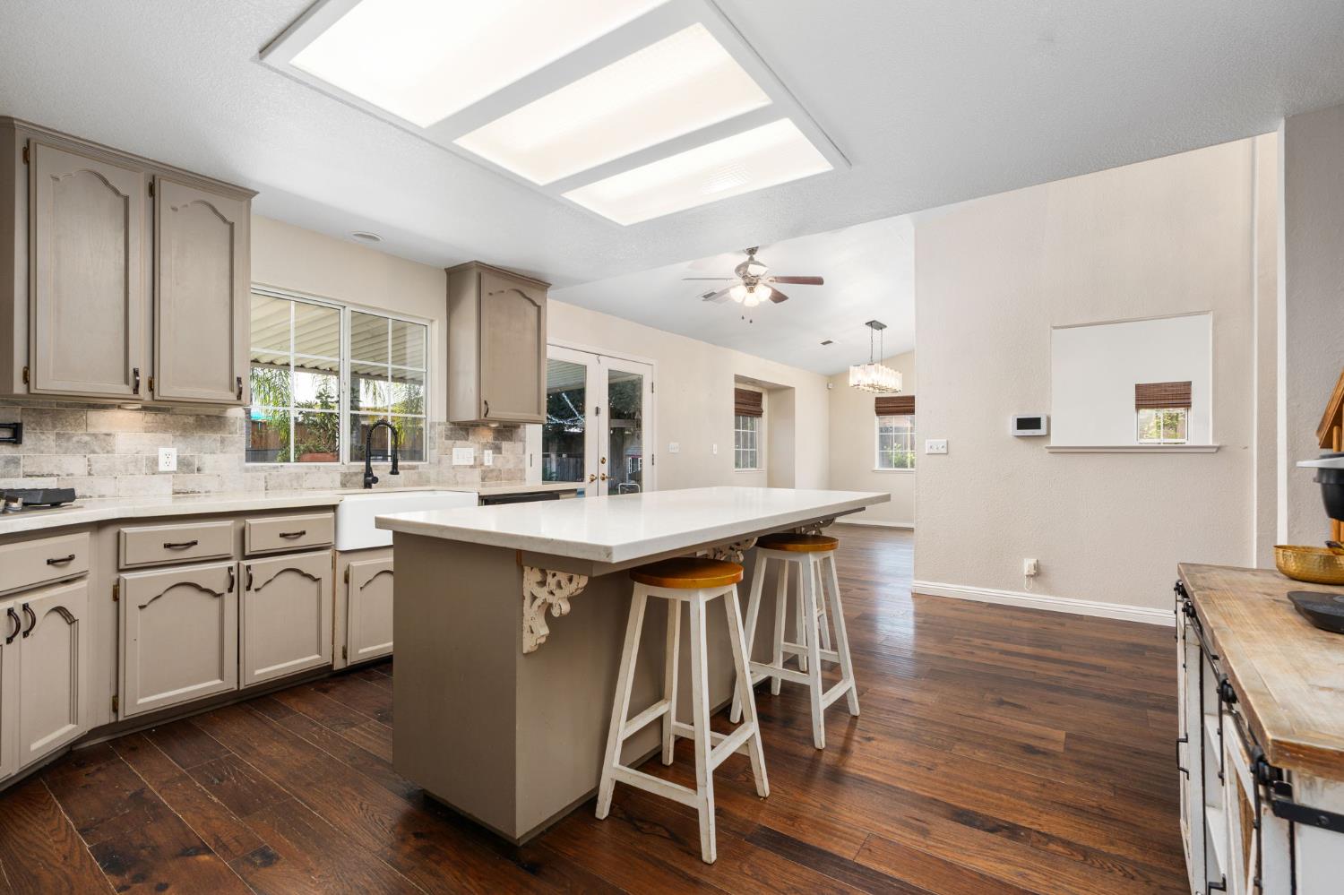 2481 Skansen St, Kingsburg, CA 93631