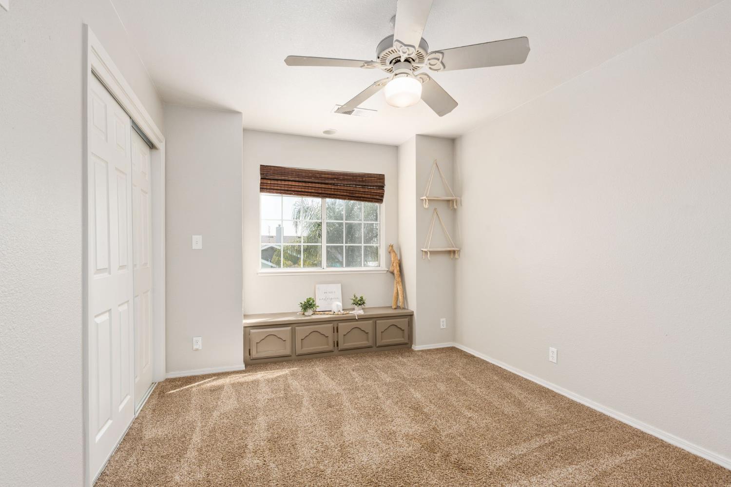 2481 Skansen St, Kingsburg, CA 93631
