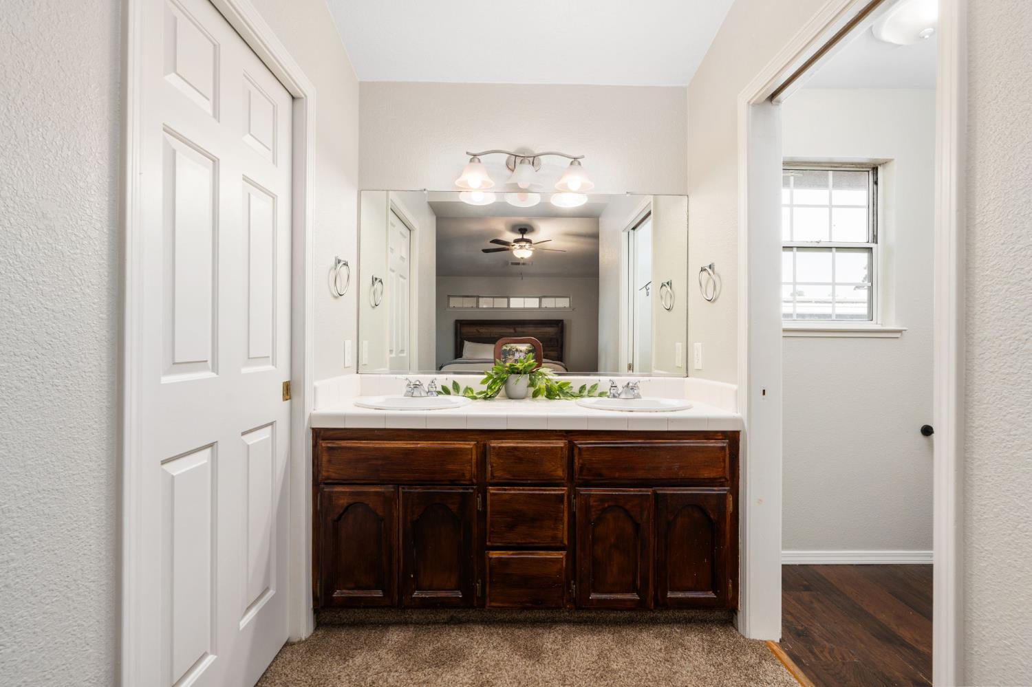 2481 Skansen St, Kingsburg, CA 93631
