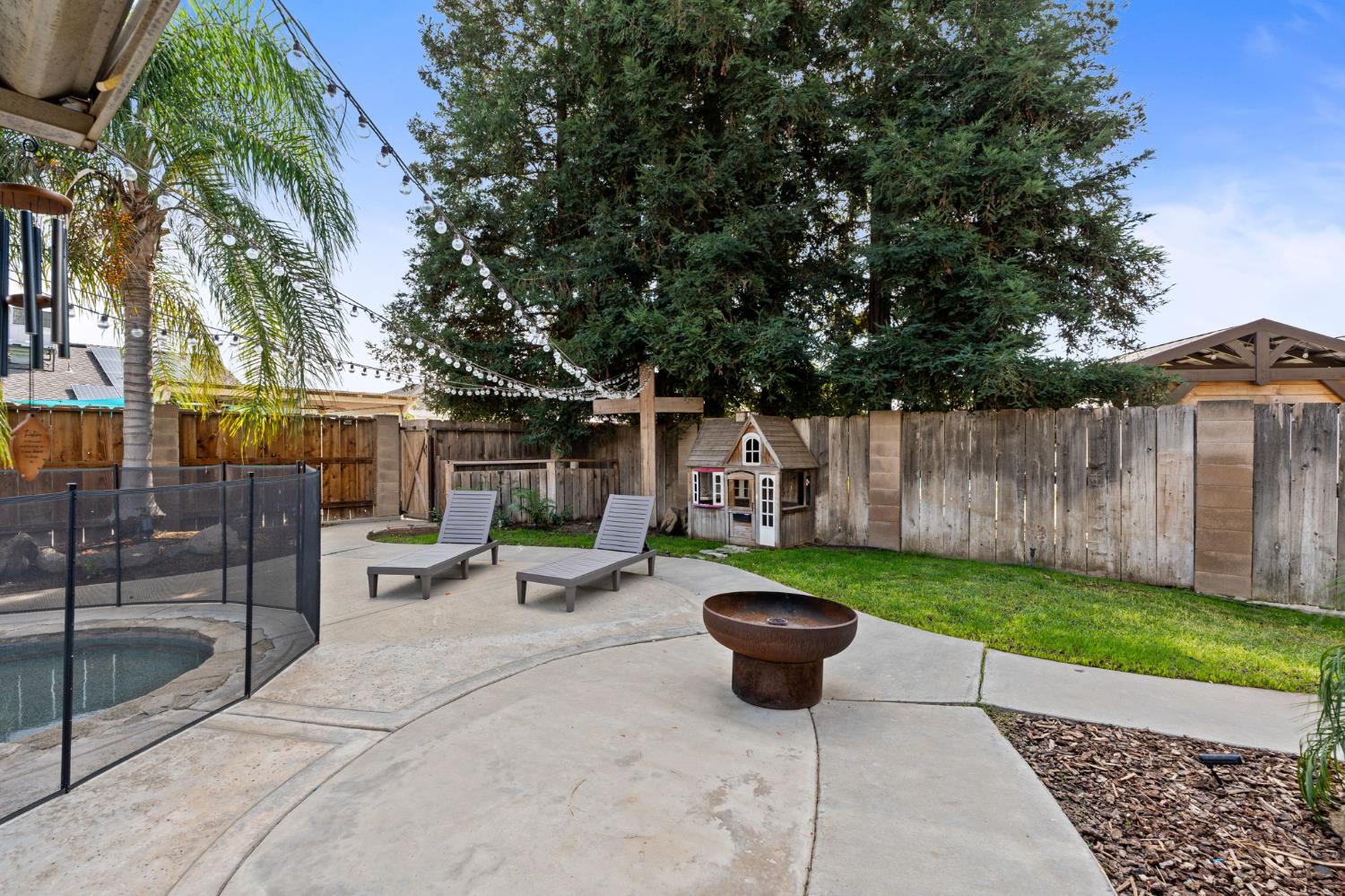 2481 Skansen St, Kingsburg, CA 93631