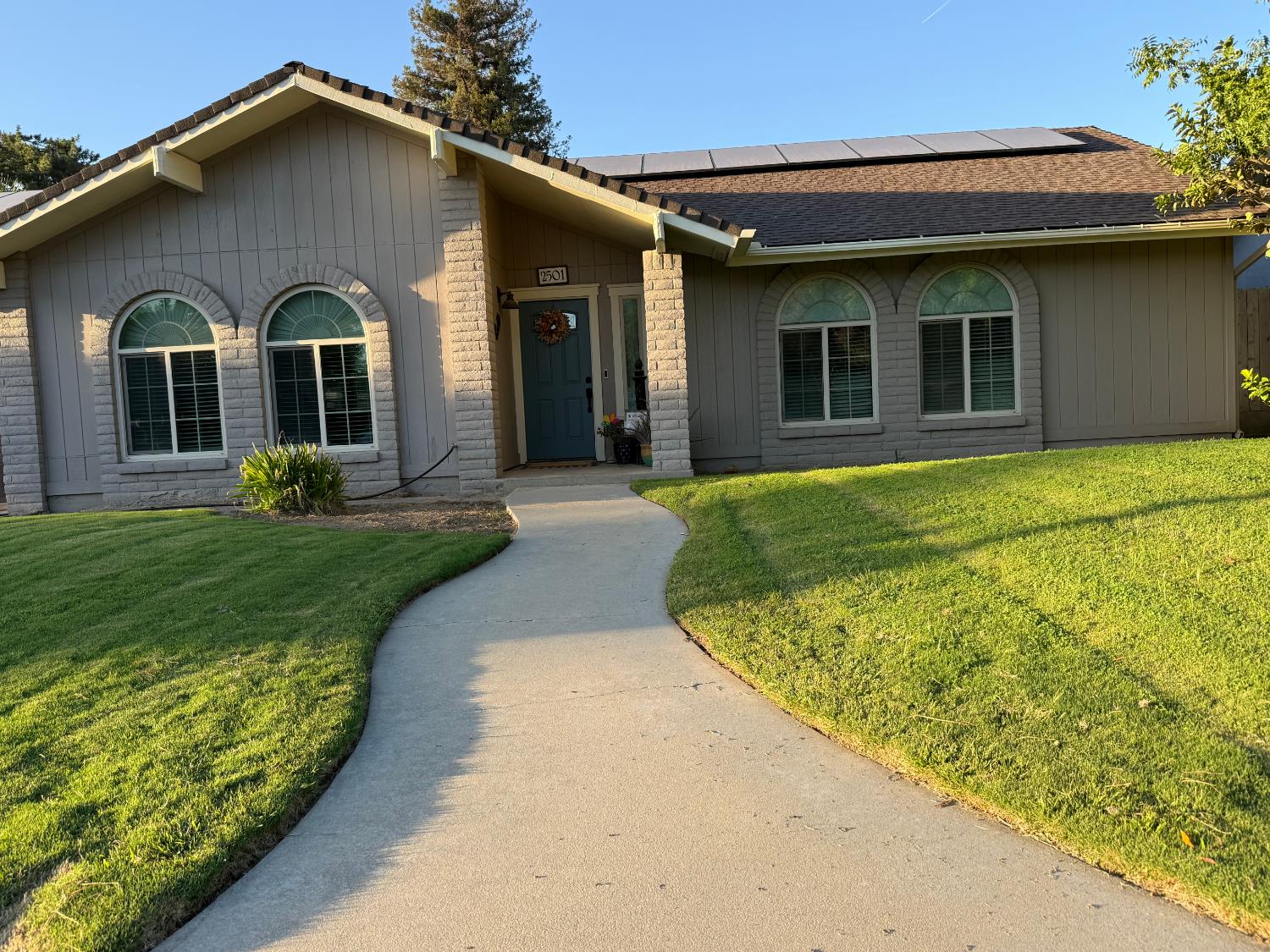 2501 Carolyn St, Kingsburg, CA 93631