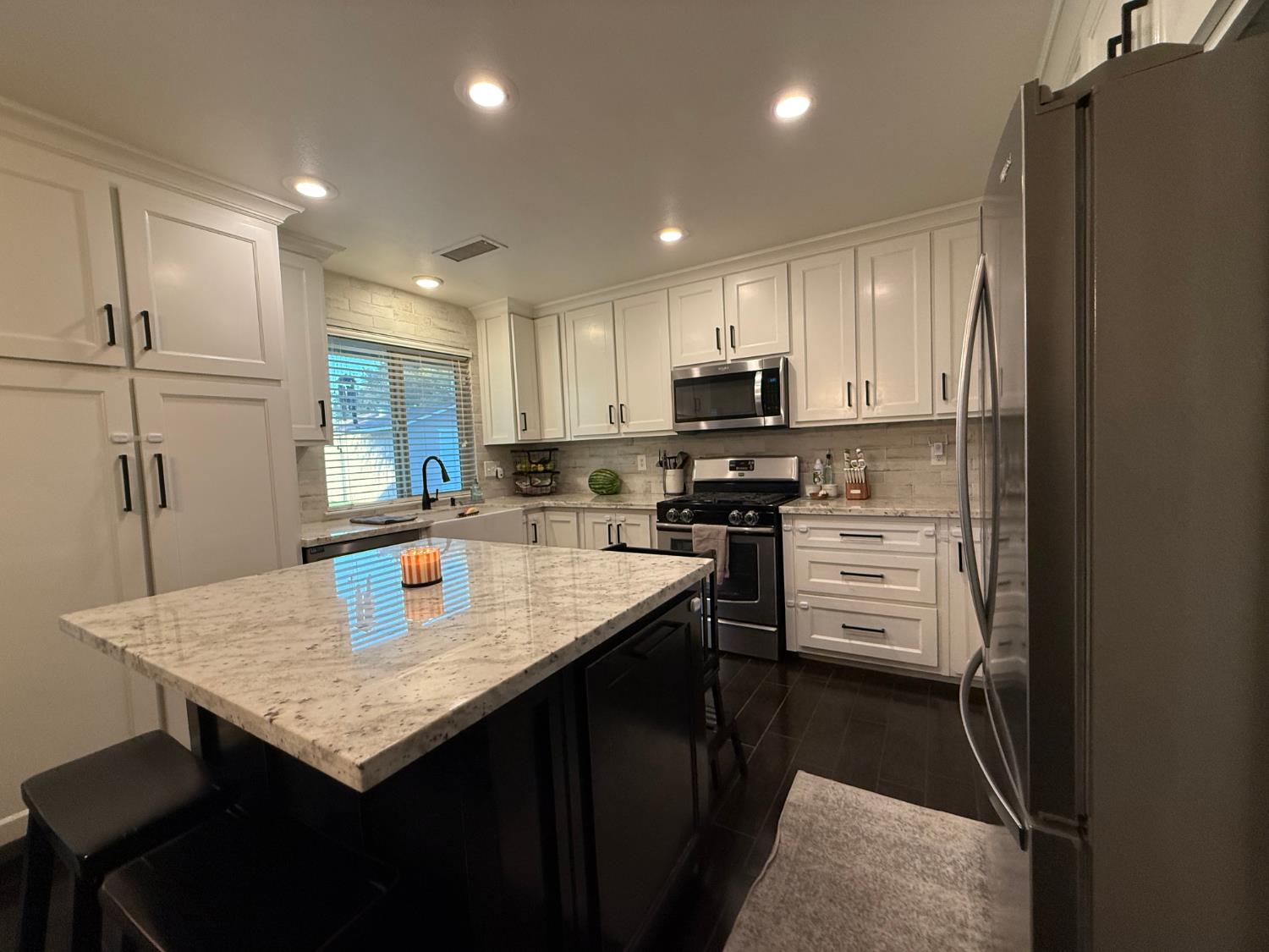 2501 Carolyn St, Kingsburg, CA 93631