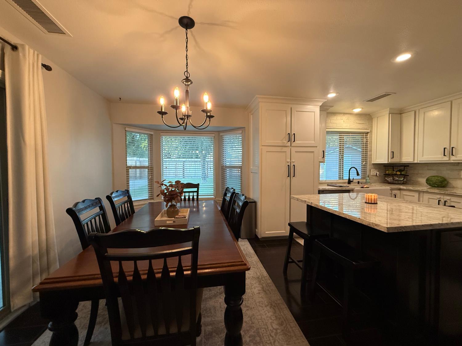 2501 Carolyn St, Kingsburg, CA 93631