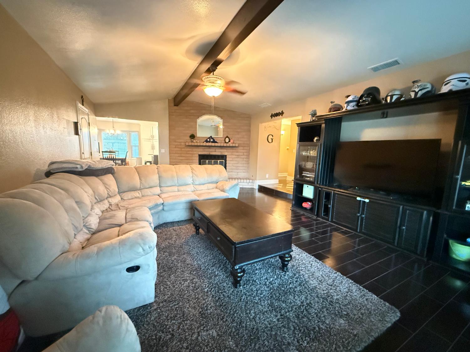 2501 Carolyn St, Kingsburg, CA 93631