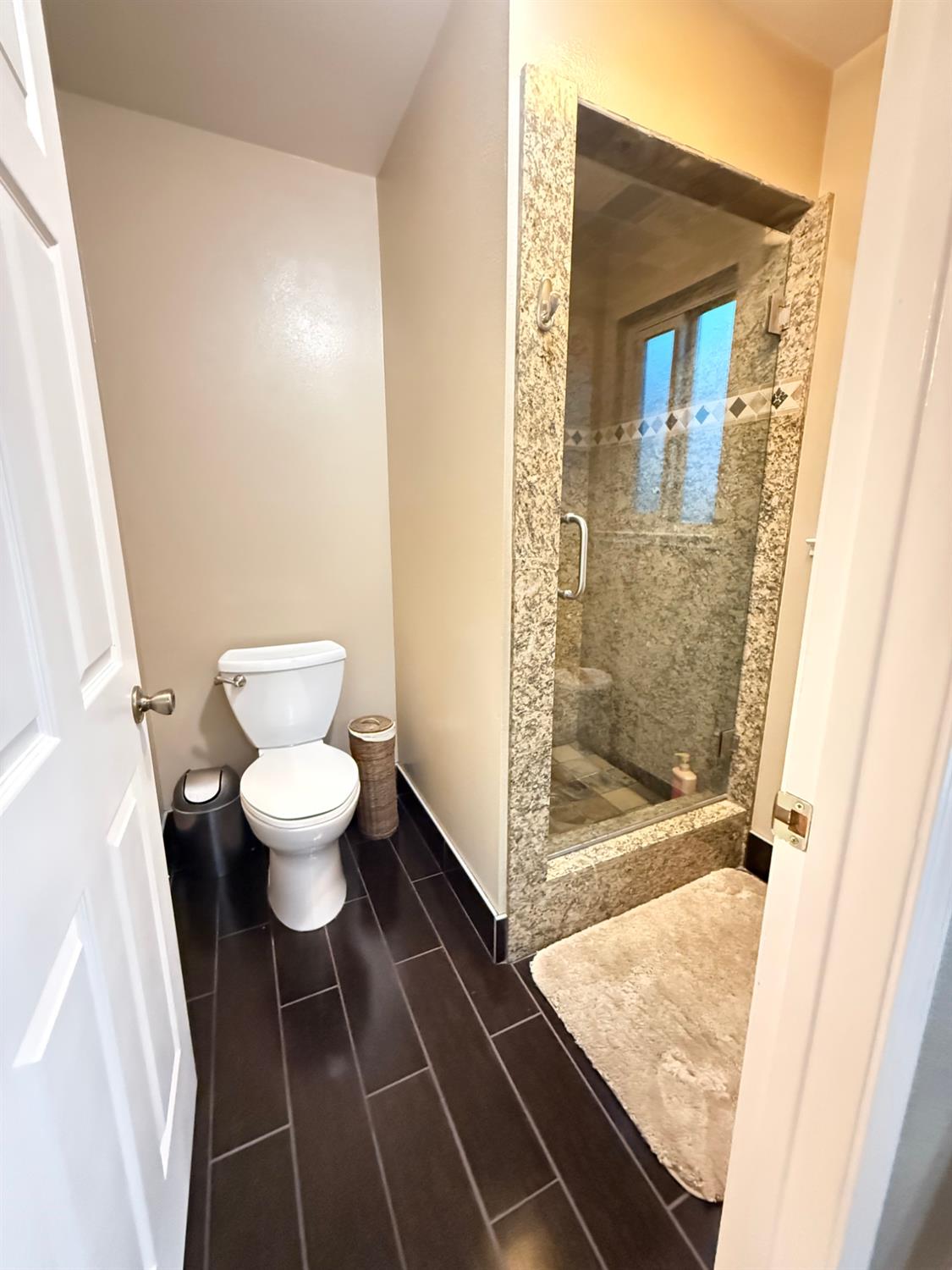 2501 Carolyn St, Kingsburg, CA 93631