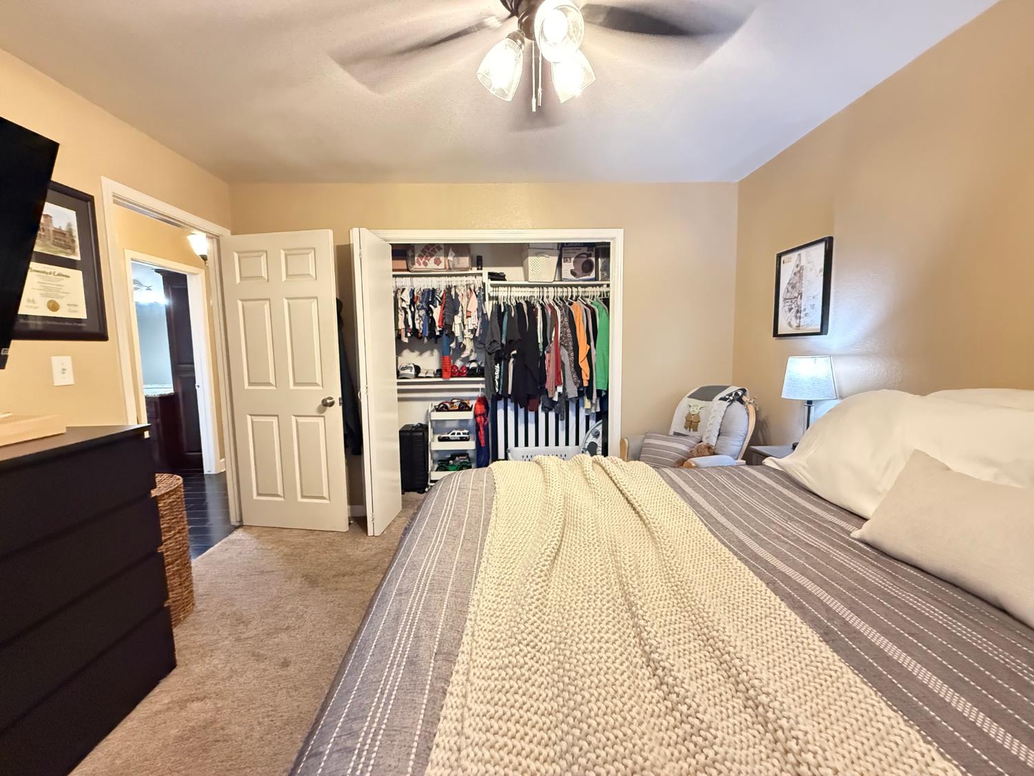 2501 Carolyn St, Kingsburg, CA 93631