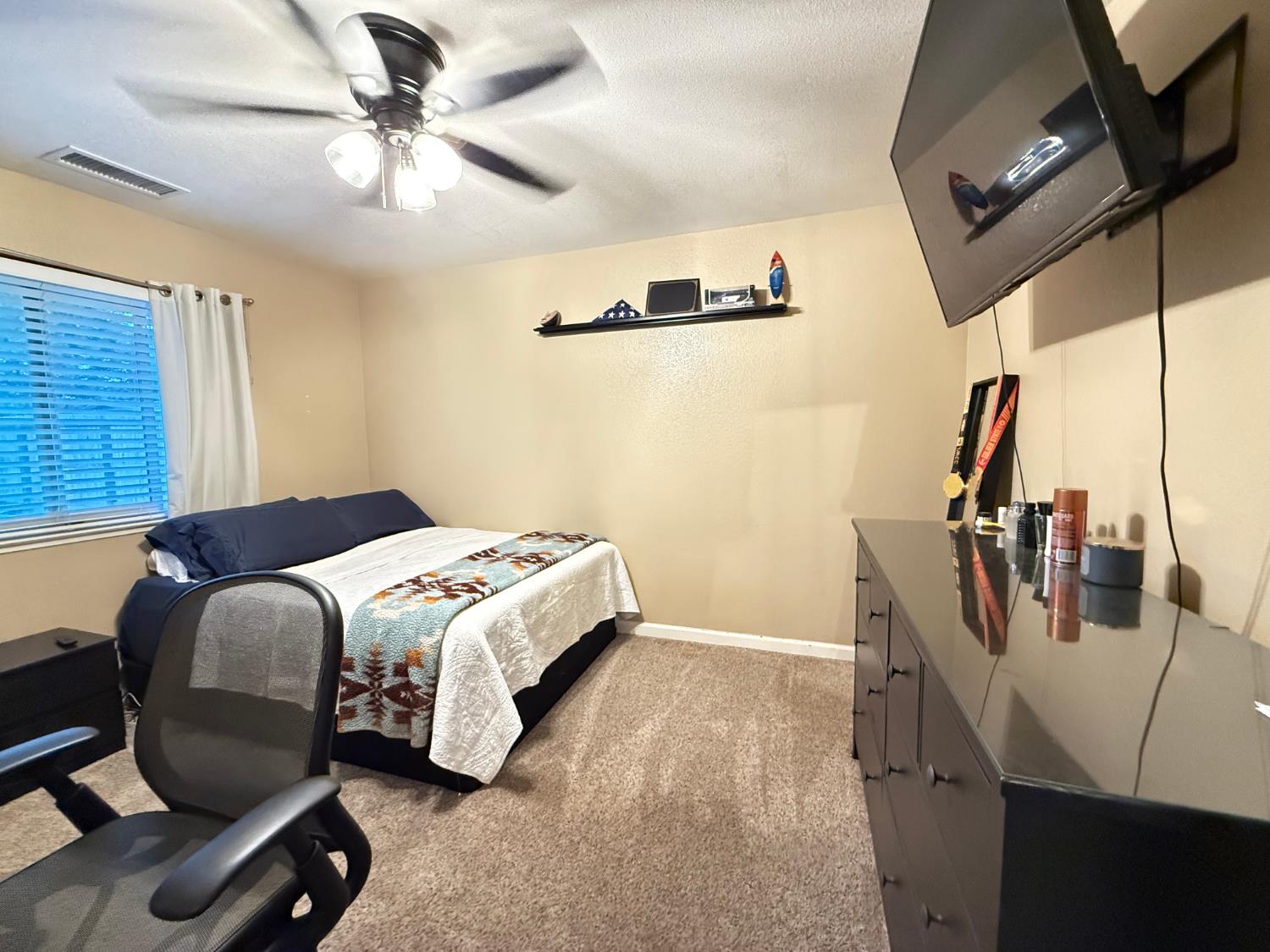 2501 Carolyn St, Kingsburg, CA 93631